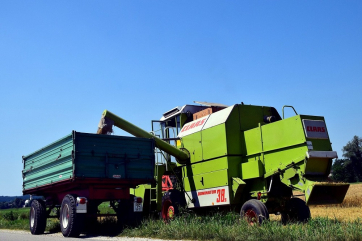 Дожди в Волгоградской области затрудняют уборку зерновых